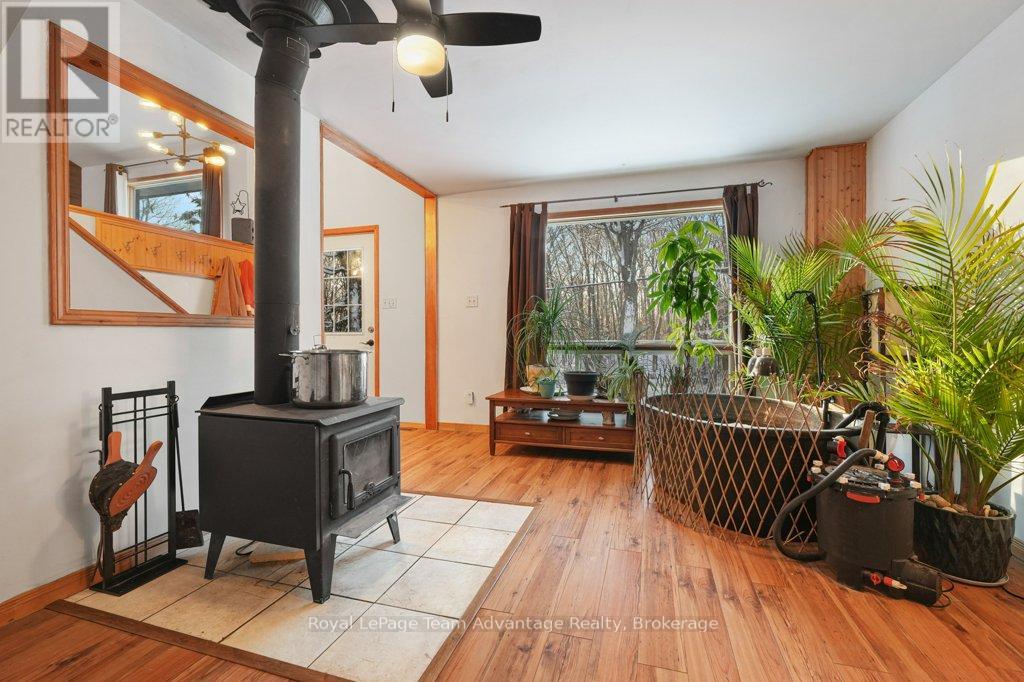 212 Star Lake Road, Seguin, Ontario  P2A 2W9 - Photo 6 - X12610808