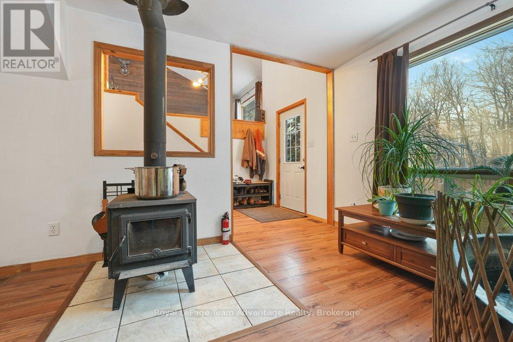 212 Star Lake Road, Seguin, Ontario  P2A 2W9 - Photo 8 - X12610808