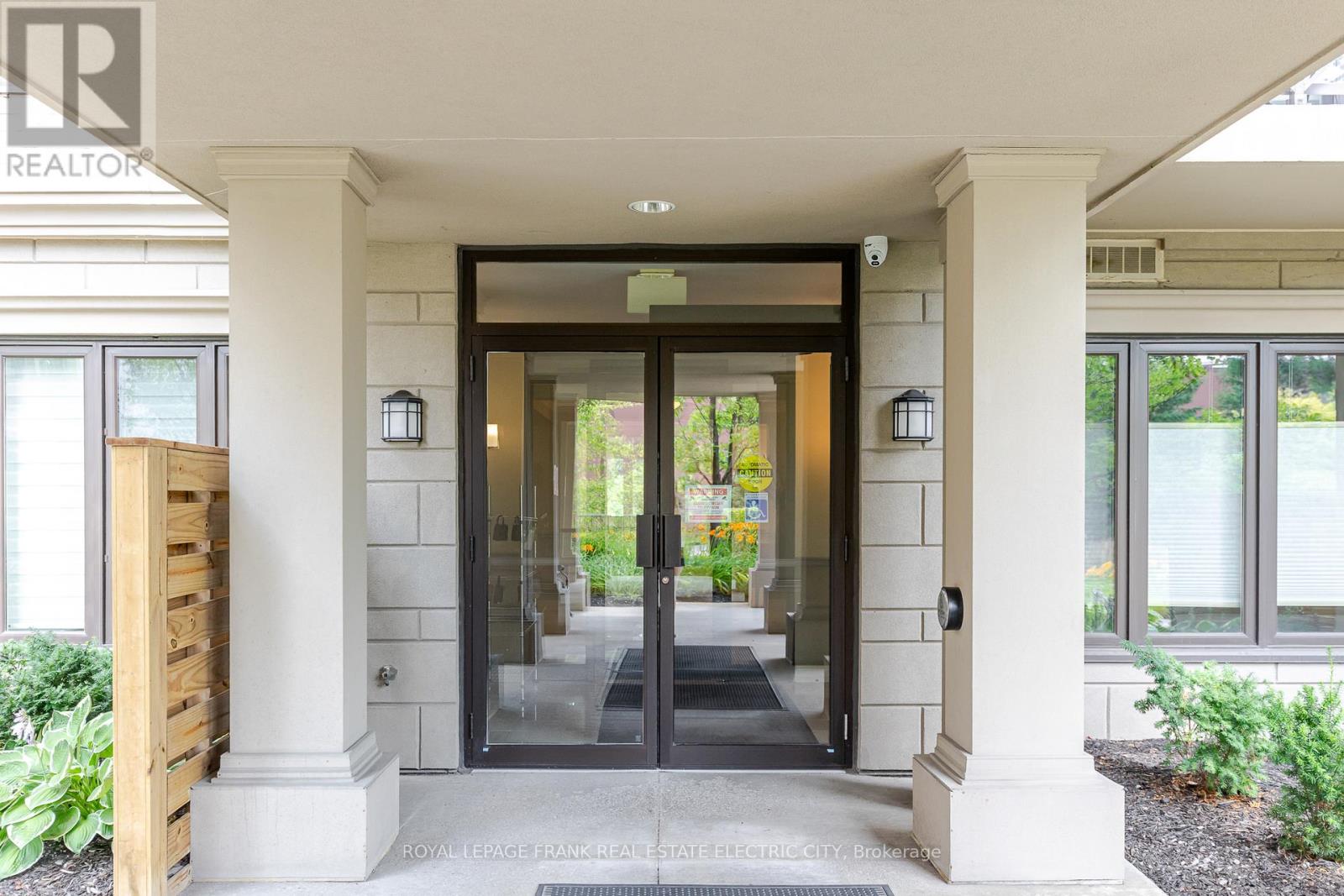 105 - 869 Clonsilla Avenue, Peterborough, Ontario  K9J 0B7 - Photo 2 - X12610814