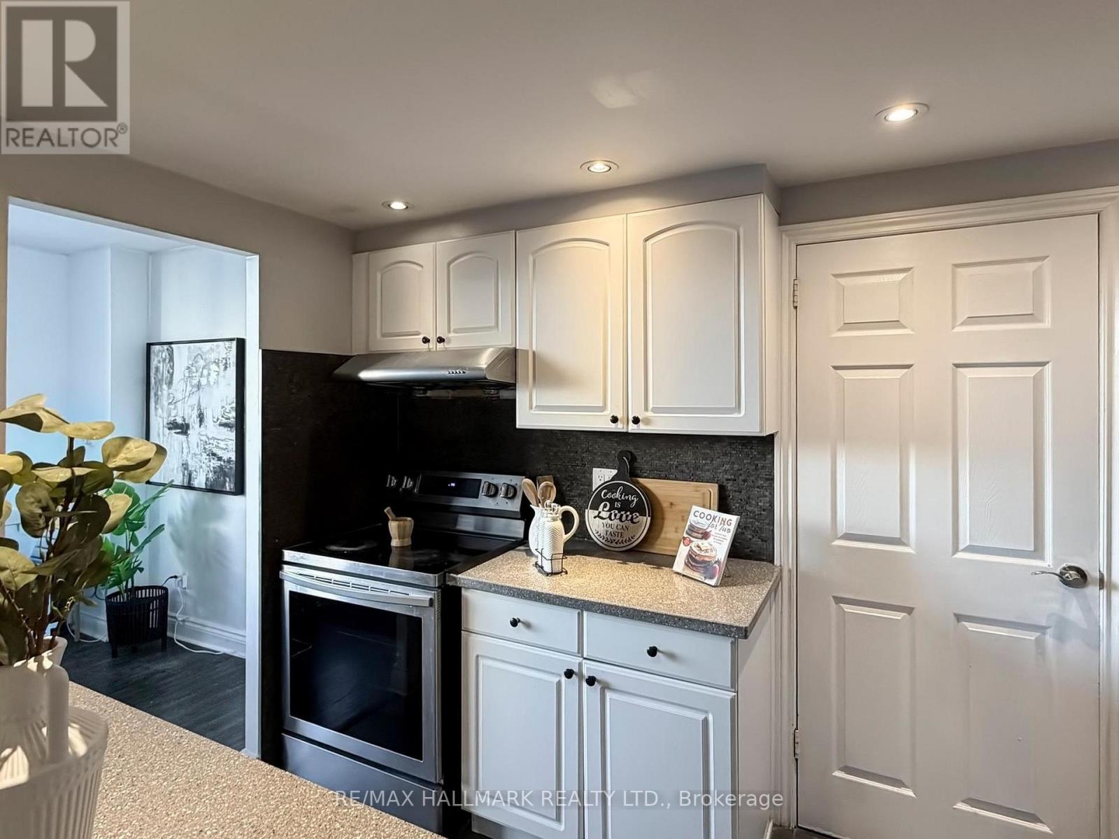 817 - 5 Parkway Forest Drive, Toronto, Ontario  M2J 1L2 - Photo 18 - C12598980