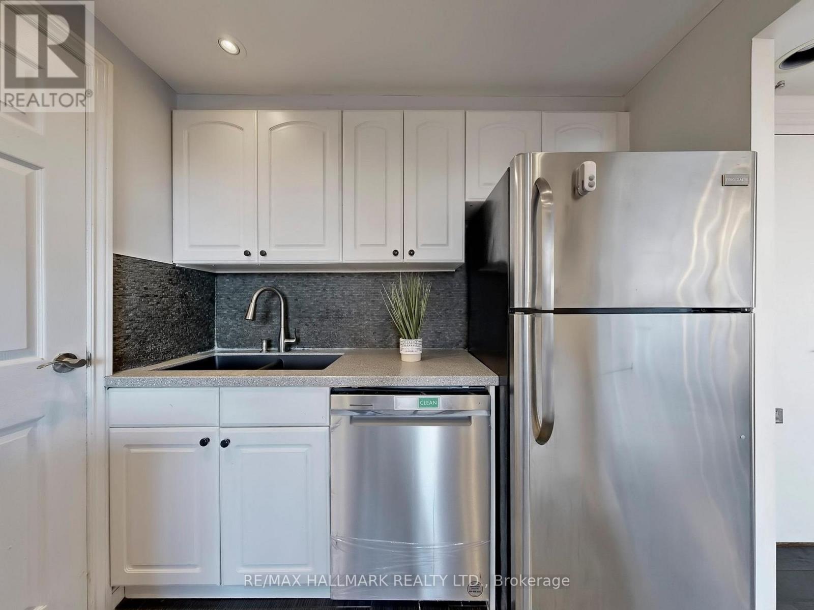 817 - 5 Parkway Forest Drive, Toronto, Ontario  M2J 1L2 - Photo 16 - C12598980