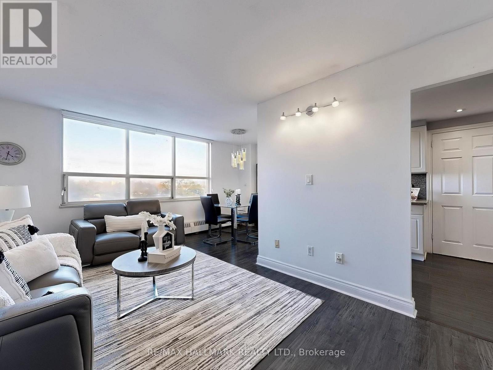 817 - 5 Parkway Forest Drive, Toronto, Ontario  M2J 1L2 - Photo 7 - C12598980