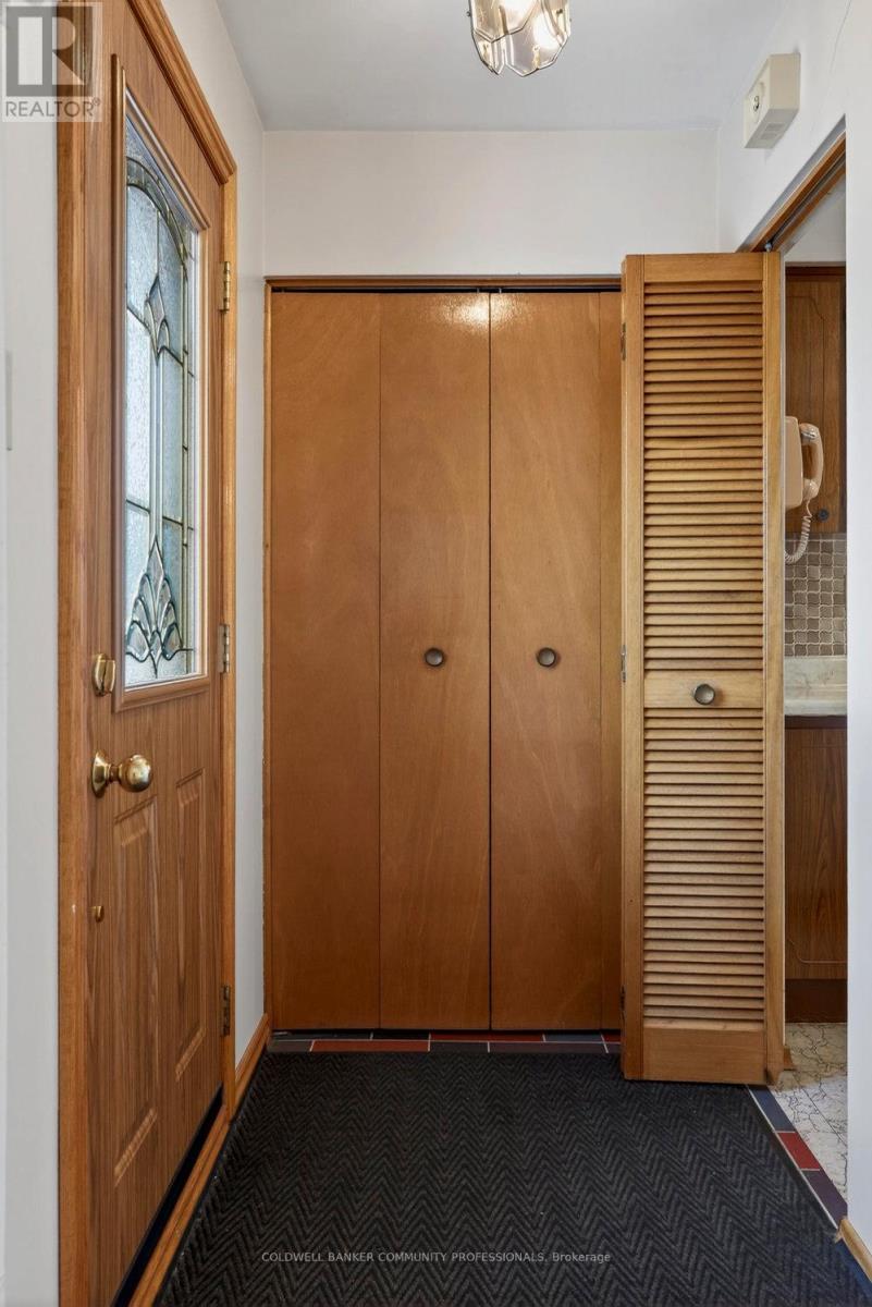 43 Bonaventure Drive, Hamilton, Ontario  L9C 4P4 - Photo 4 - X12610580