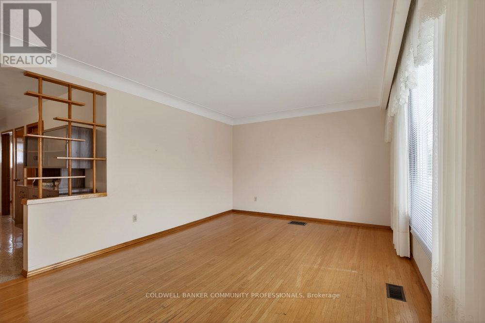 43 Bonaventure Drive, Hamilton, Ontario  L9C 4P4 - Photo 5 - X12610580