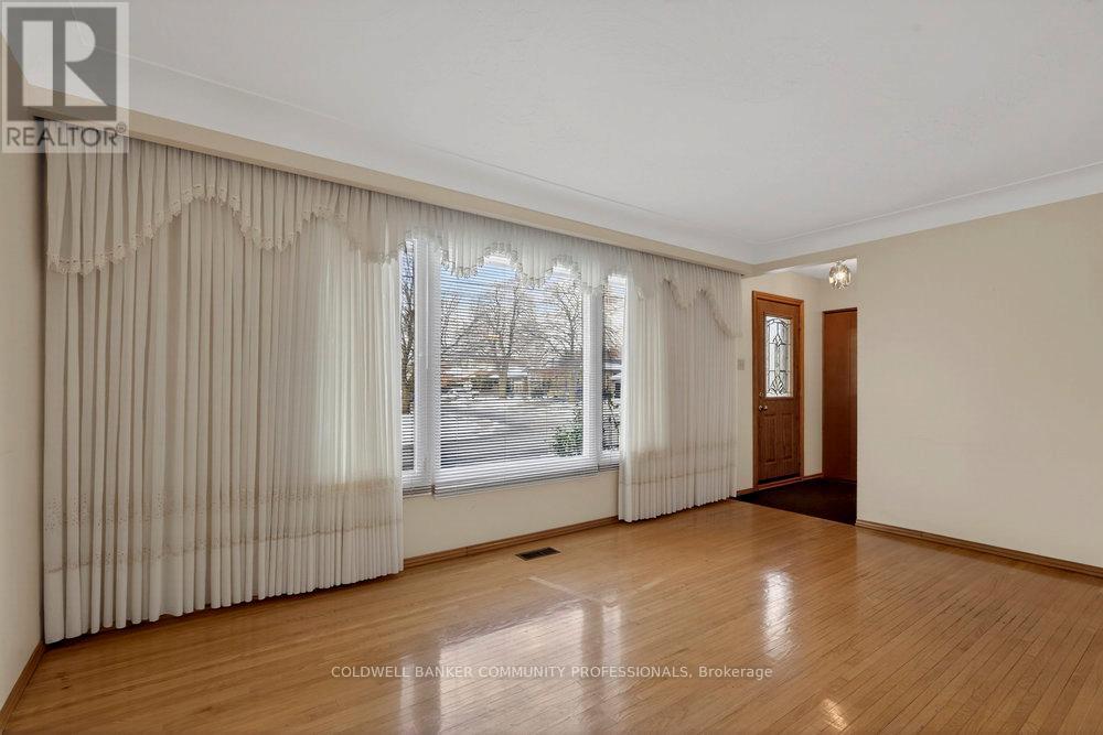 43 Bonaventure Drive, Hamilton, Ontario  L9C 4P4 - Photo 9 - X12610580