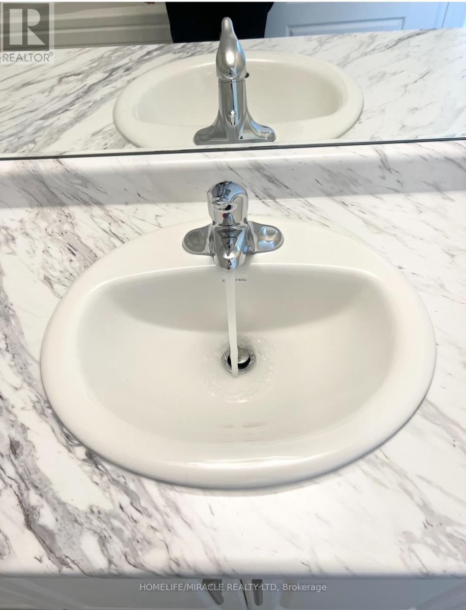 155 Melody Lane, Thorold, Ontario  L3B 5N5 - Photo 11 - X12610722