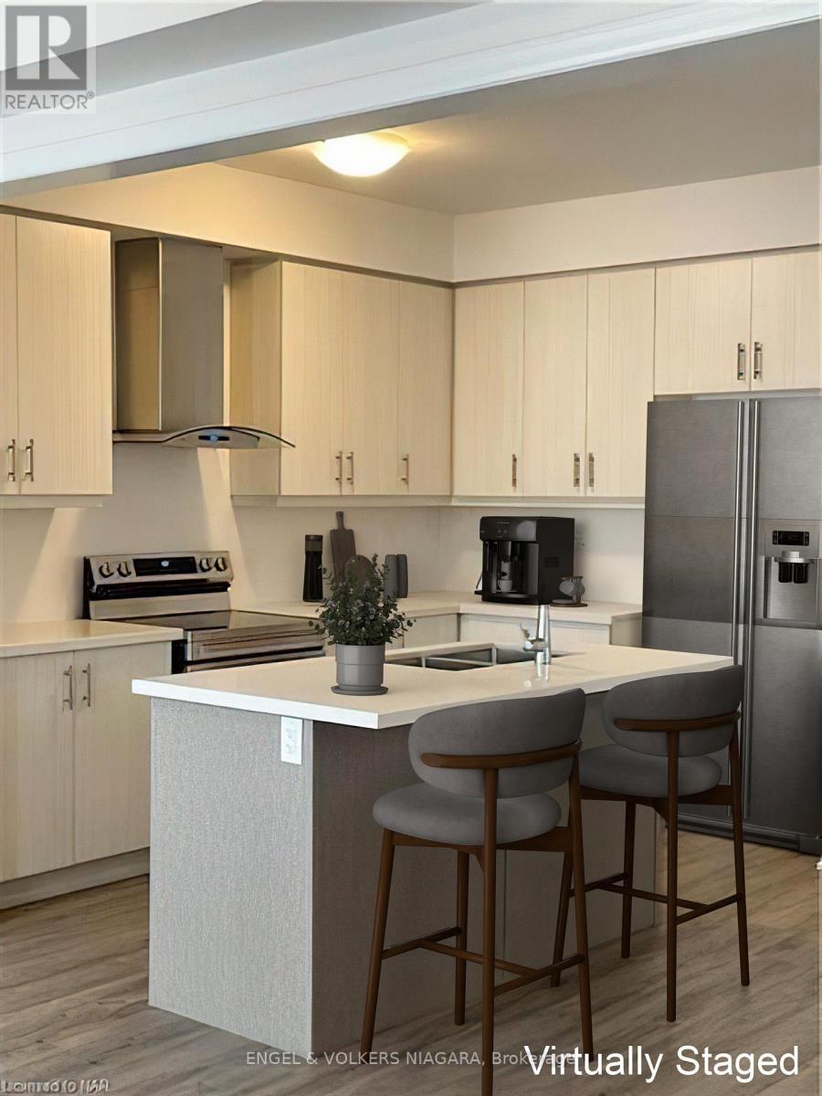 9248 Griffon Street, Niagara Falls, Ontario  L2G 3R6 - Photo 3 - X12610810