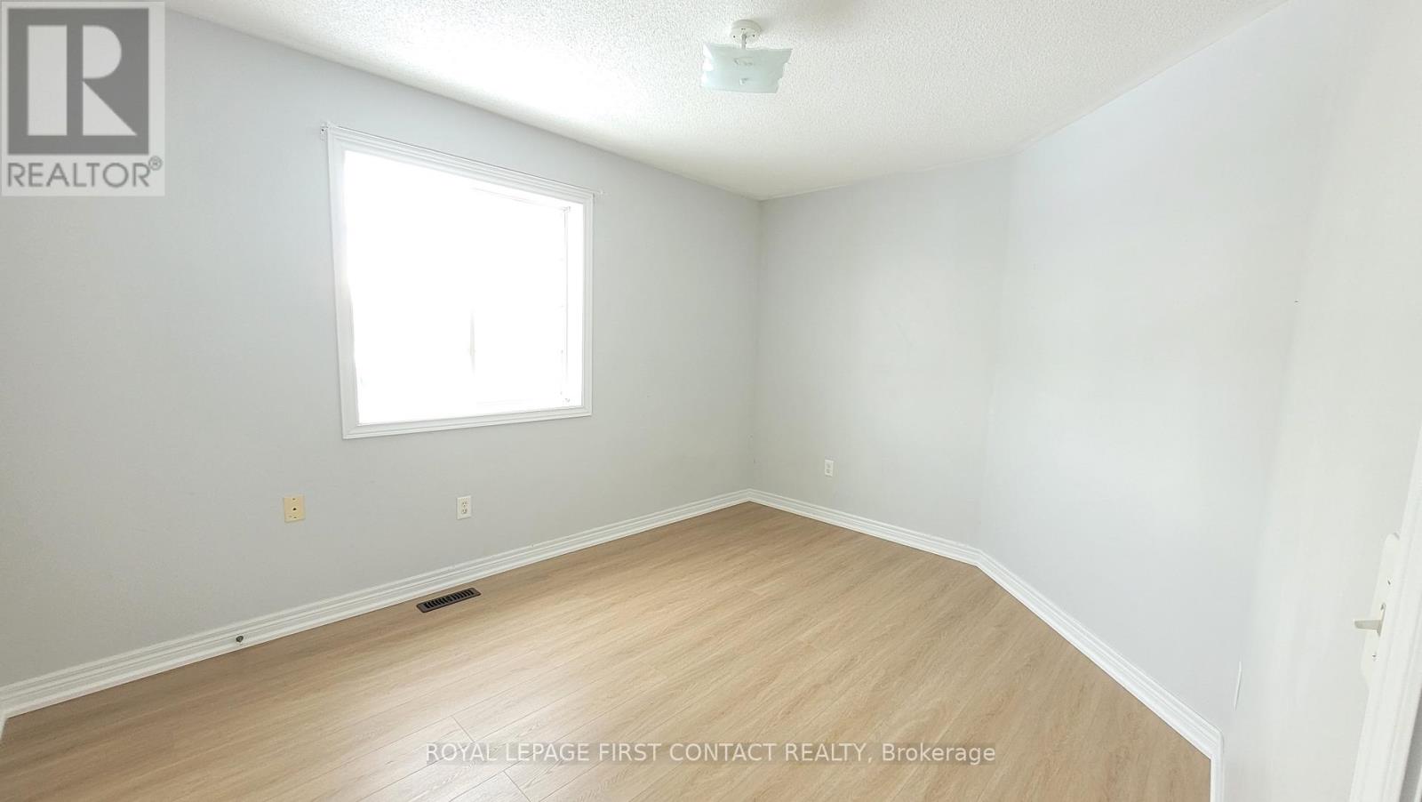 Upper - 58 Lake Crescent, Barrie, Ontario L4N 6A7 - Photo 17 - S12607912