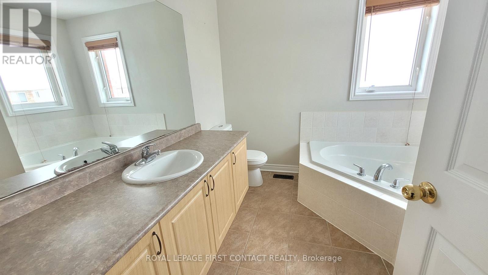 Upper - 58 Lake Crescent, Barrie, Ontario L4N 6A7 - Photo 10 - S12607912