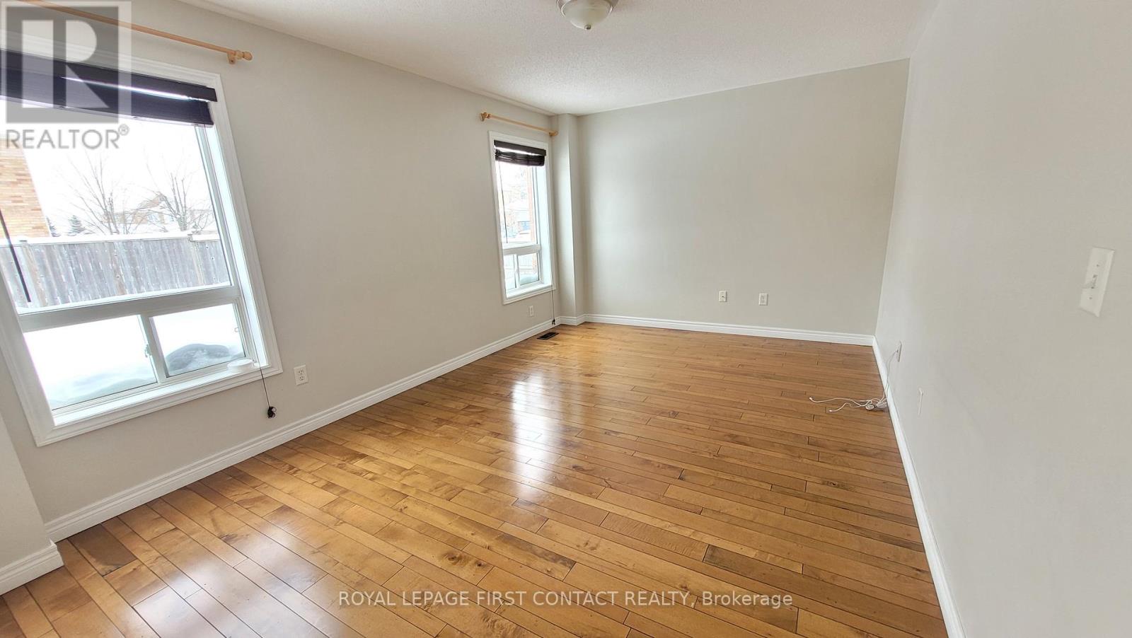 Upper - 58 Lake Crescent, Barrie, Ontario L4N 6A7 - Photo 7 - S12607912