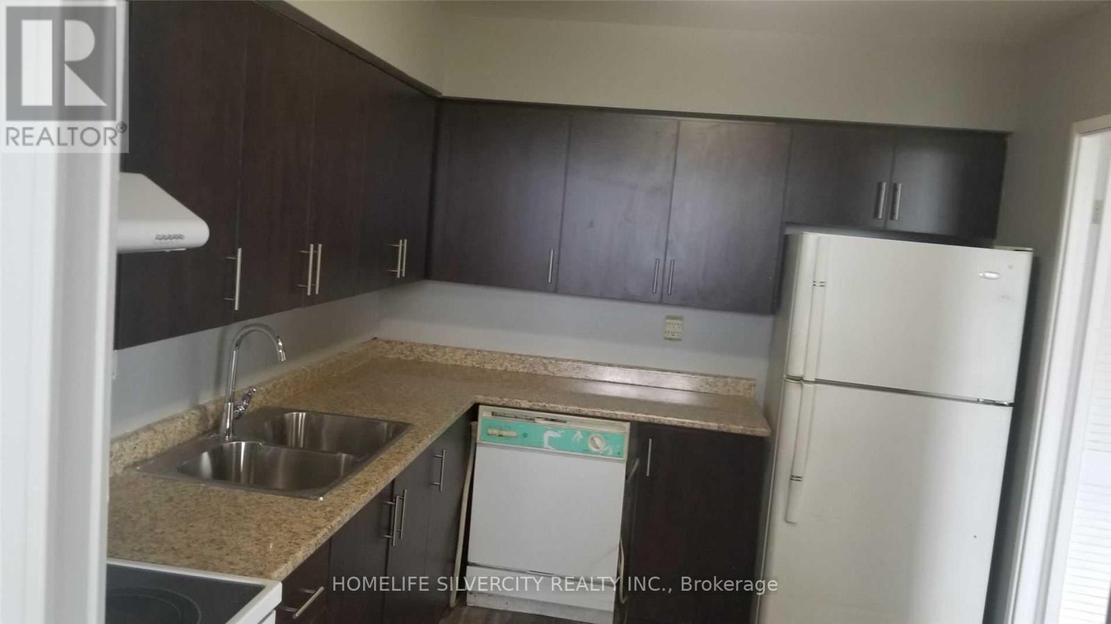 611 - 3577 Derry Road E, Mississauga, Ontario L4T 1B3 - Photo 3 - W12606276