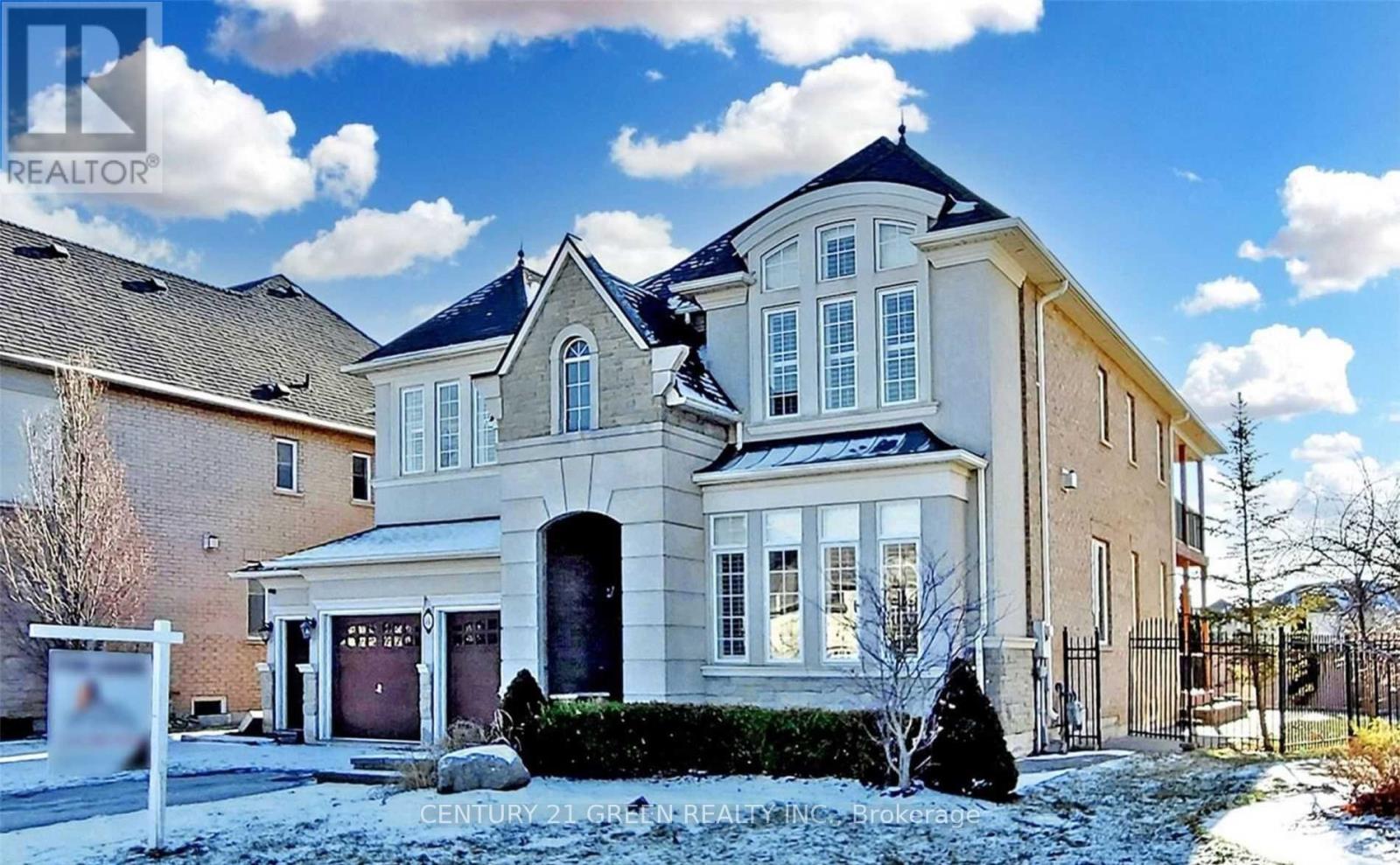 8 Pasadena Avenue, Brampton, Ontario  L6P 2W3 - Photo 2 - W12610326