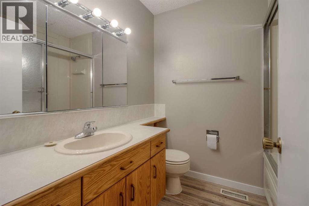 49 Simon Fraser Boulevard W, Lethbridge, Alberta  T1K 4R1 - Photo 25 - A2269360