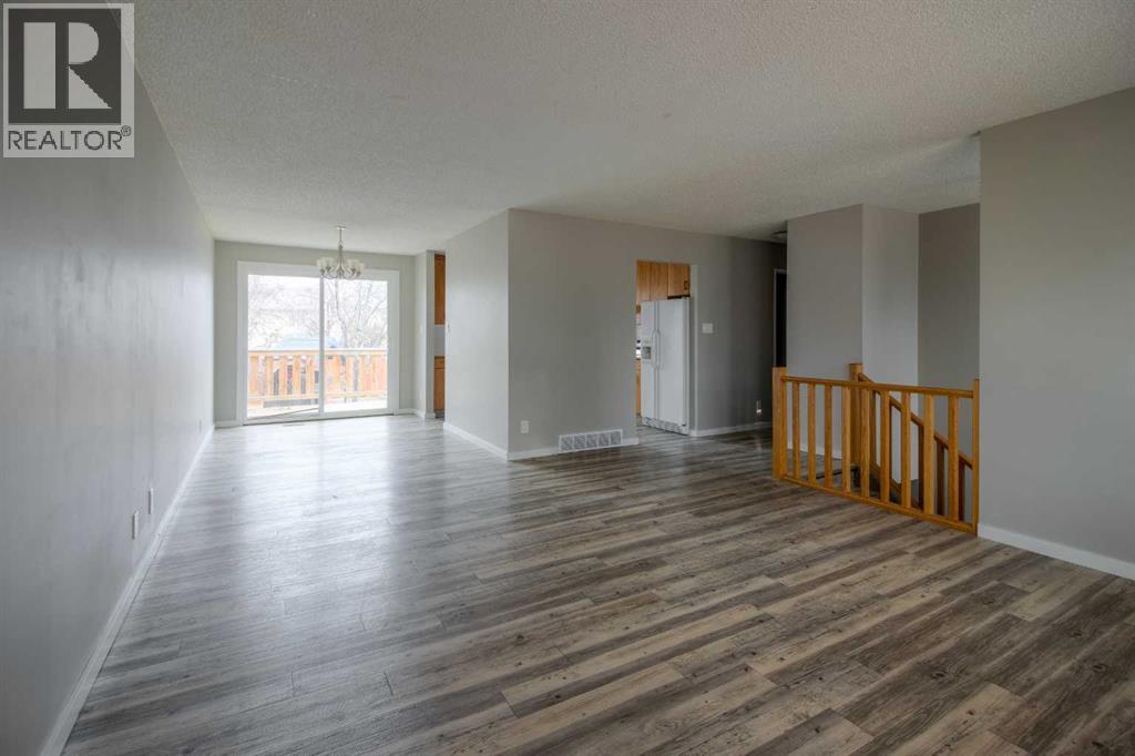 49 Simon Fraser Boulevard W, Lethbridge, Alberta  T1K 4R1 - Photo 7 - A2269360