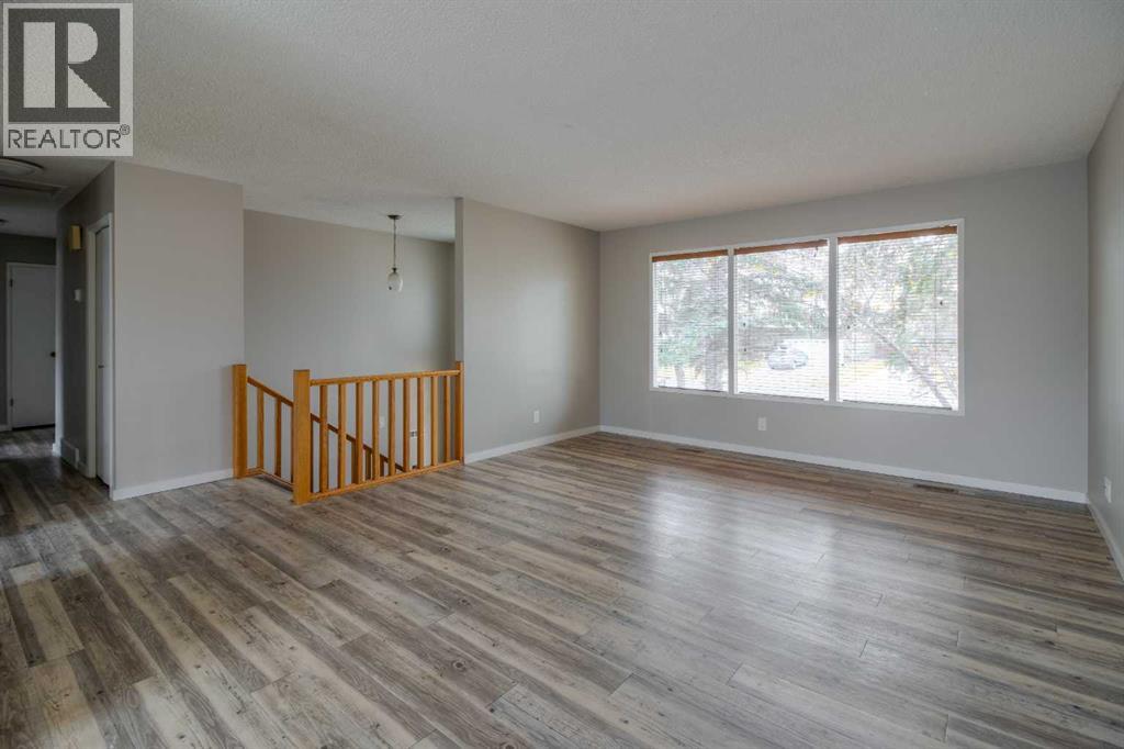 49 Simon Fraser Boulevard W, Lethbridge, Alberta  T1K 4R1 - Photo 6 - A2269360