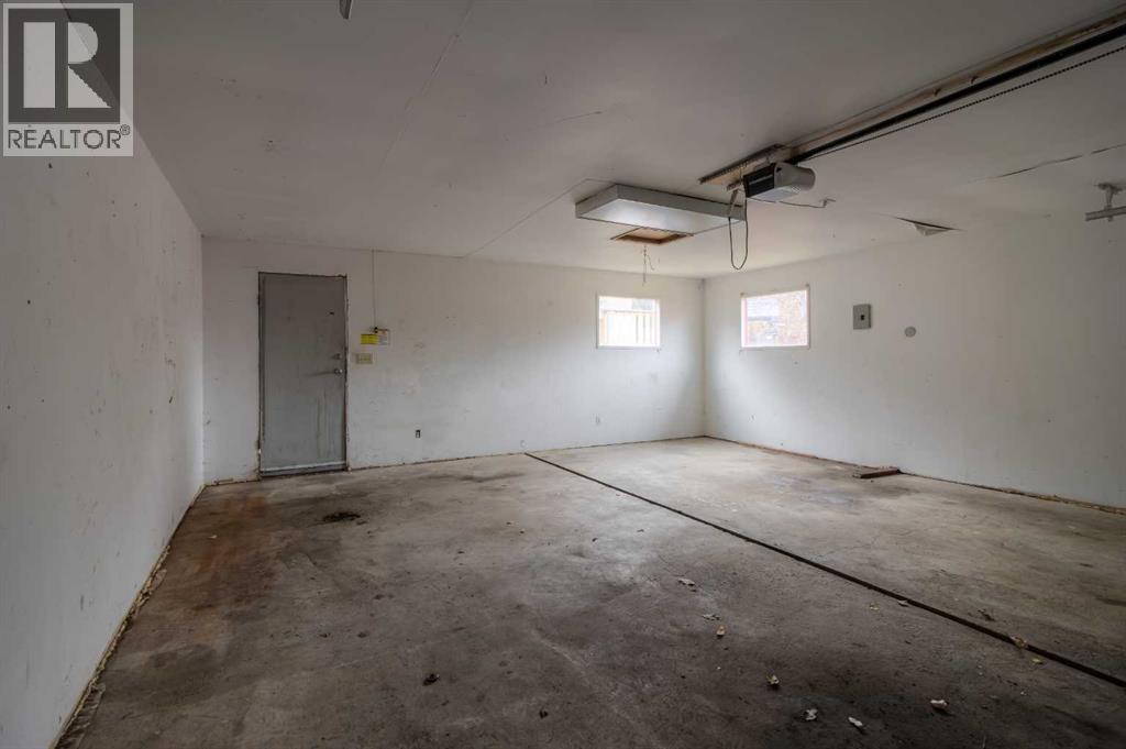 49 Simon Fraser Boulevard W, Lethbridge, Alberta  T1K 4R1 - Photo 47 - A2269360