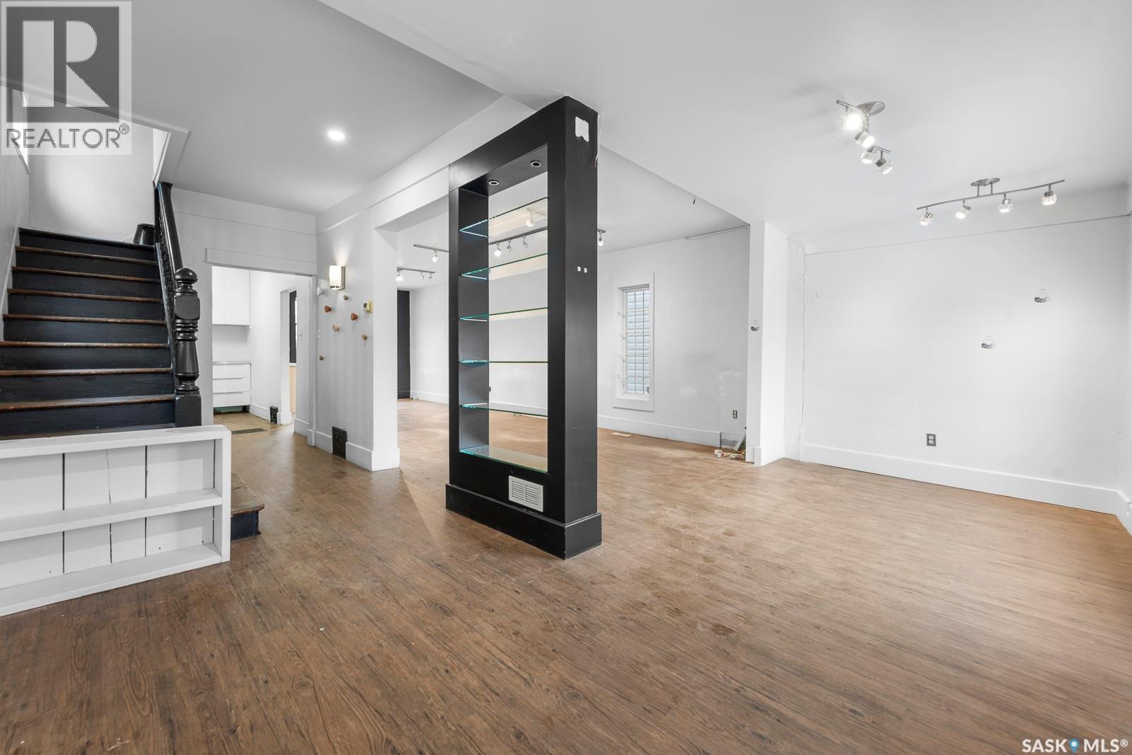 2115 Retallack Street, Regina, Saskatchewan  S4T 2K5 - Photo 3 - SK025321