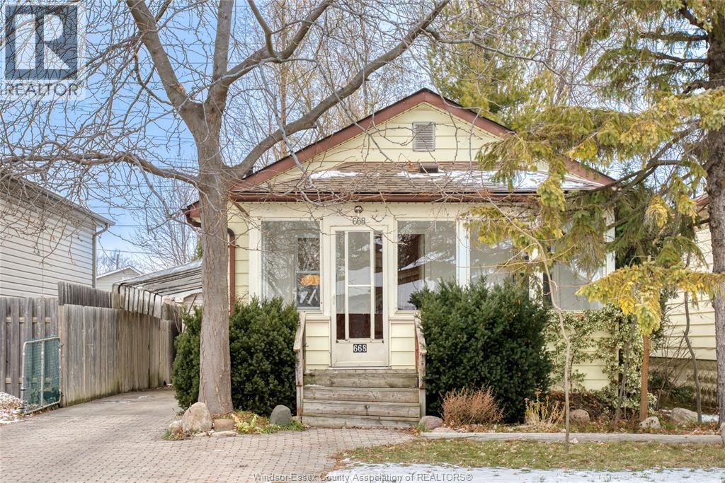 MLS# 25031383: 668 SOUTH PACIFIC, Windsor, Canada