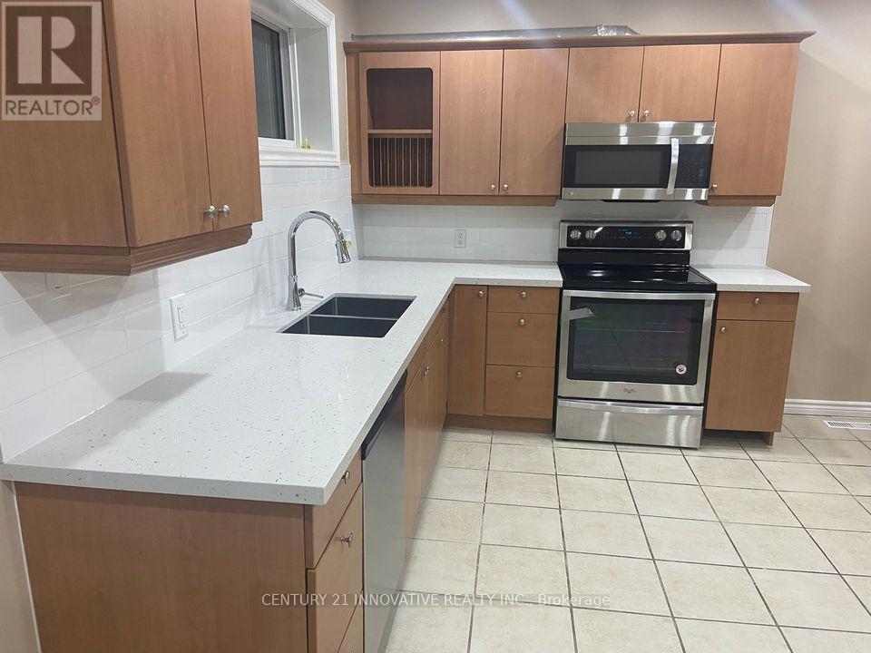 330 Rosedale Drive, Whitby (Downtown Whitby), Ontario  L1N 1Z3 - Photo 5 - E12610794