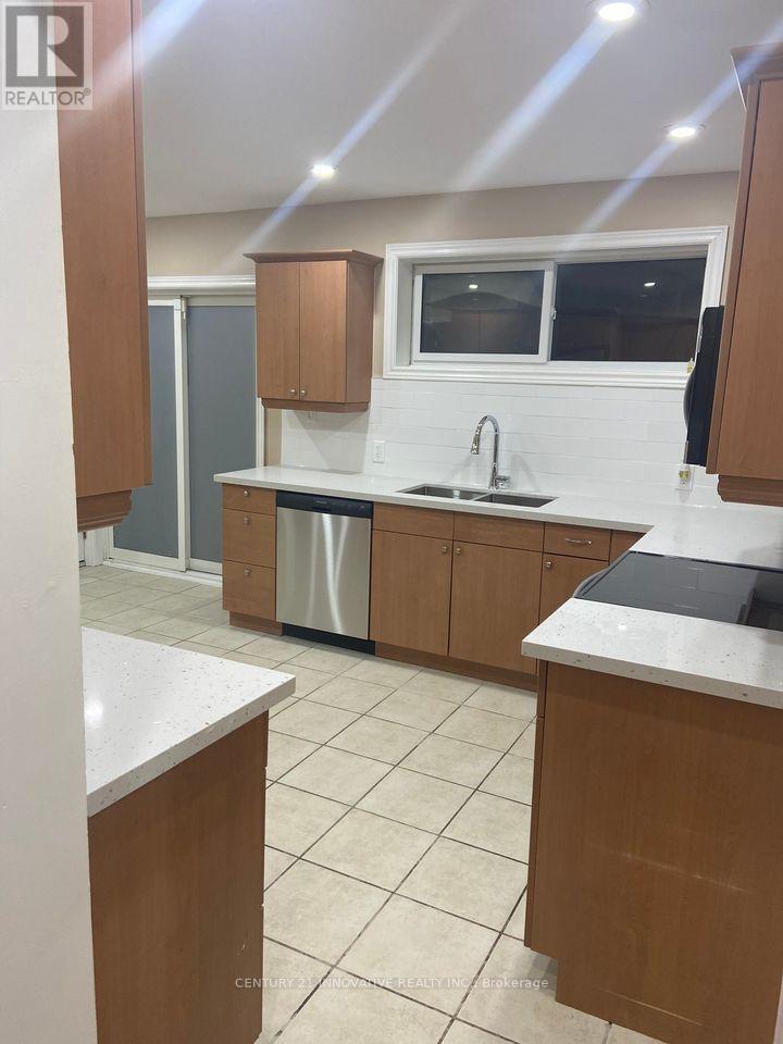 330 Rosedale Drive, Whitby (Downtown Whitby), Ontario  L1N 1Z3 - Photo 9 - E12610794