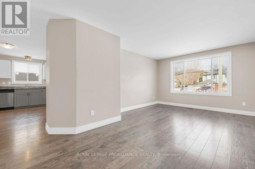 20 Terance Street, Quinte West, Ontario  K8V 5L5 - Photo 14 - X12608918