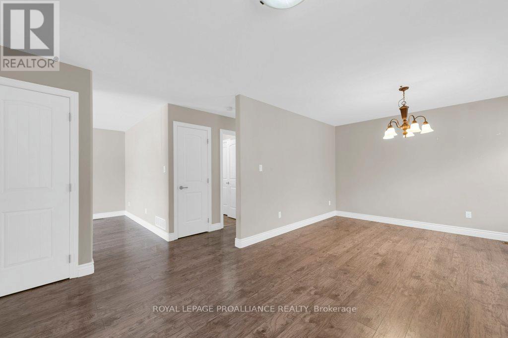 20 Terance Street, Quinte West, Ontario  K8V 5L5 - Photo 11 - X12608918