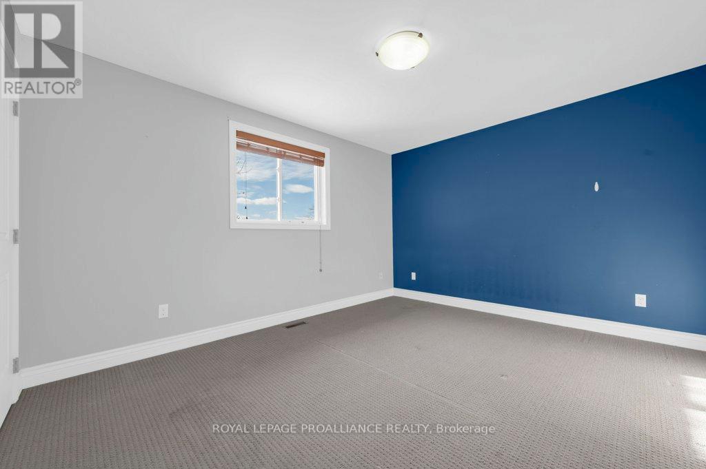 20 Terance Street, Quinte West, Ontario  K8V 5L5 - Photo 20 - X12608918