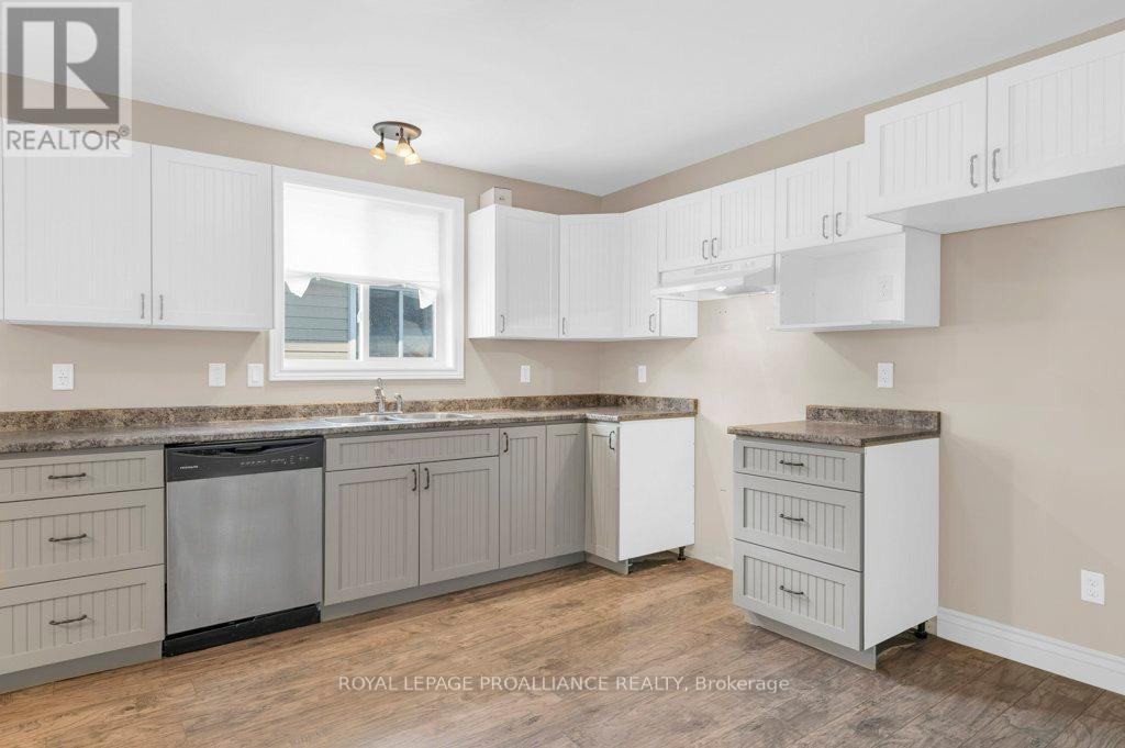 20 Terance Street, Quinte West, Ontario  K8V 5L5 - Photo 9 - X12608918