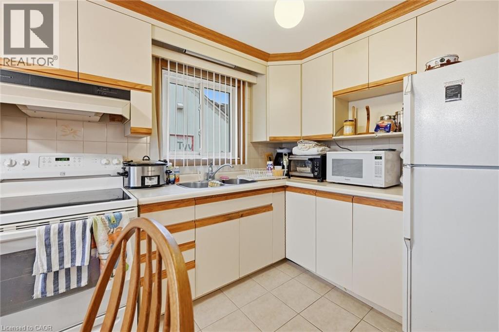 17 N Queen Street N, Thorold, Ontario  L2V 2P7 - Photo 11 - 40792954