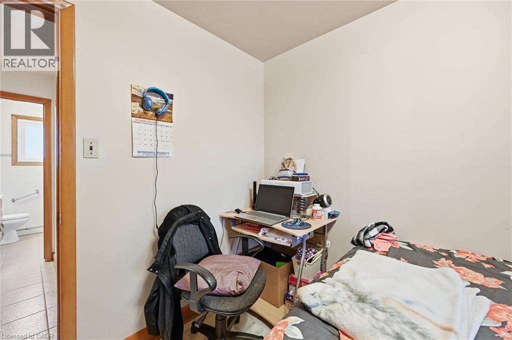 17 N Queen Street N, Thorold, Ontario  L2V 2P7 - Photo 13 - 40792954