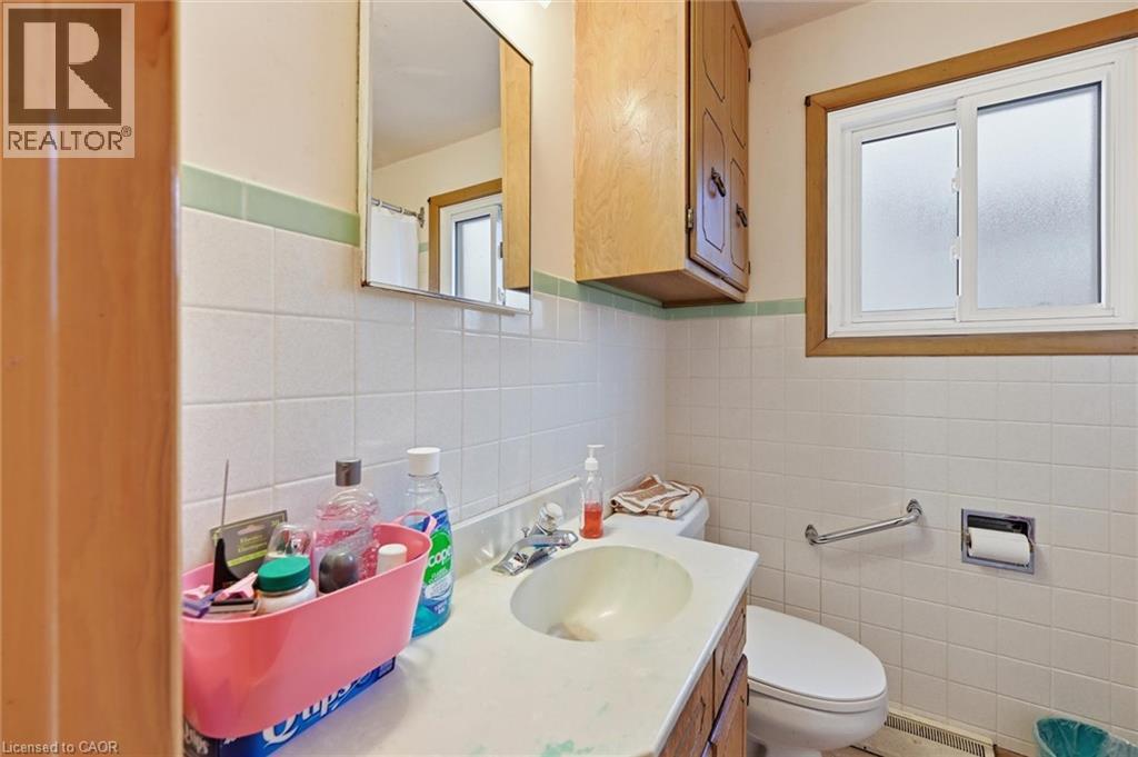 17 N Queen Street N, Thorold, Ontario  L2V 2P7 - Photo 14 - 40792954