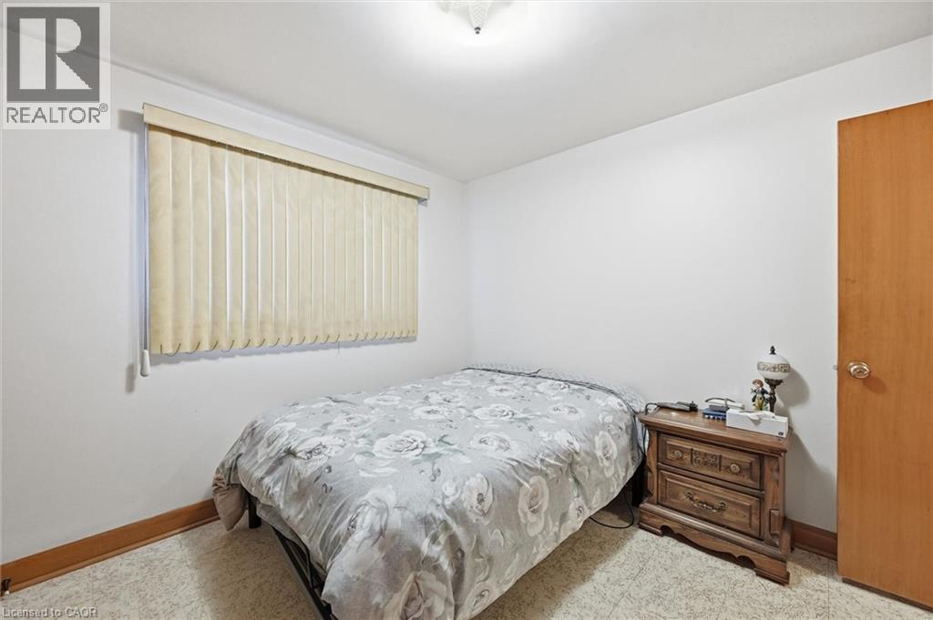 17 N Queen Street N, Thorold, Ontario  L2V 2P7 - Photo 16 - 40792954