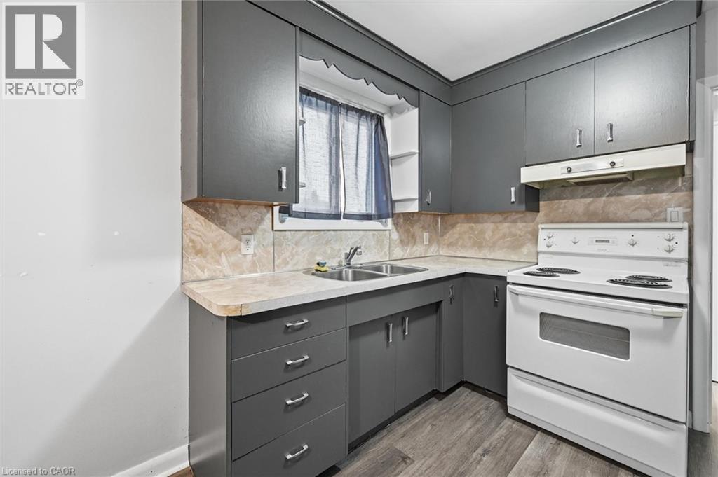 17 N Queen Street N, Thorold, Ontario  L2V 2P7 - Photo 39 - 40792954