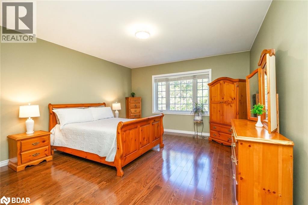 222 Glenn Avenue, Stroud, Ontario  L9S 1C4 - Photo 7 - 40775740