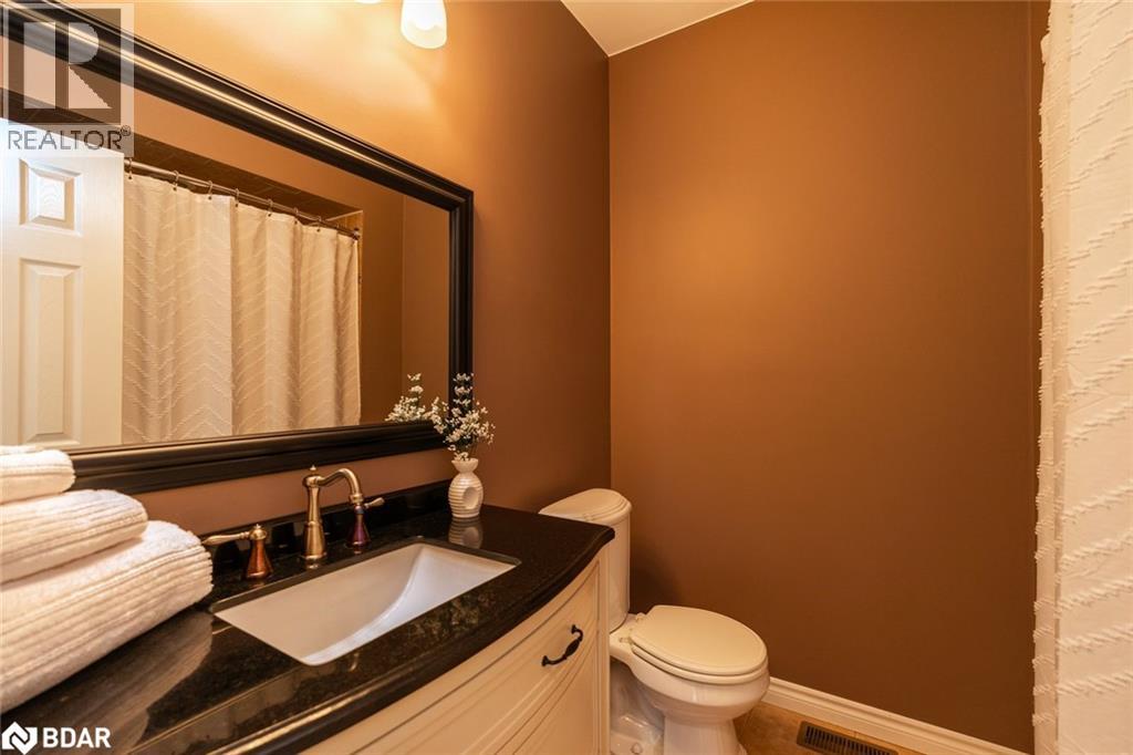 222 Glenn Avenue, Stroud, Ontario  L9S 1C4 - Photo 11 - 40775740