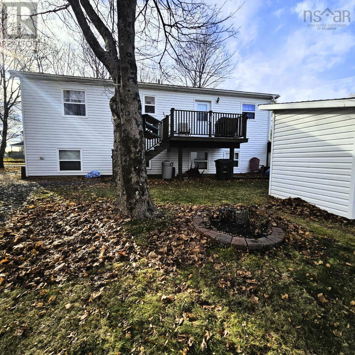 135-137 Brook Street, North Sydney, Nova Scotia  B2A 3R4 - Photo 2 - 202529009