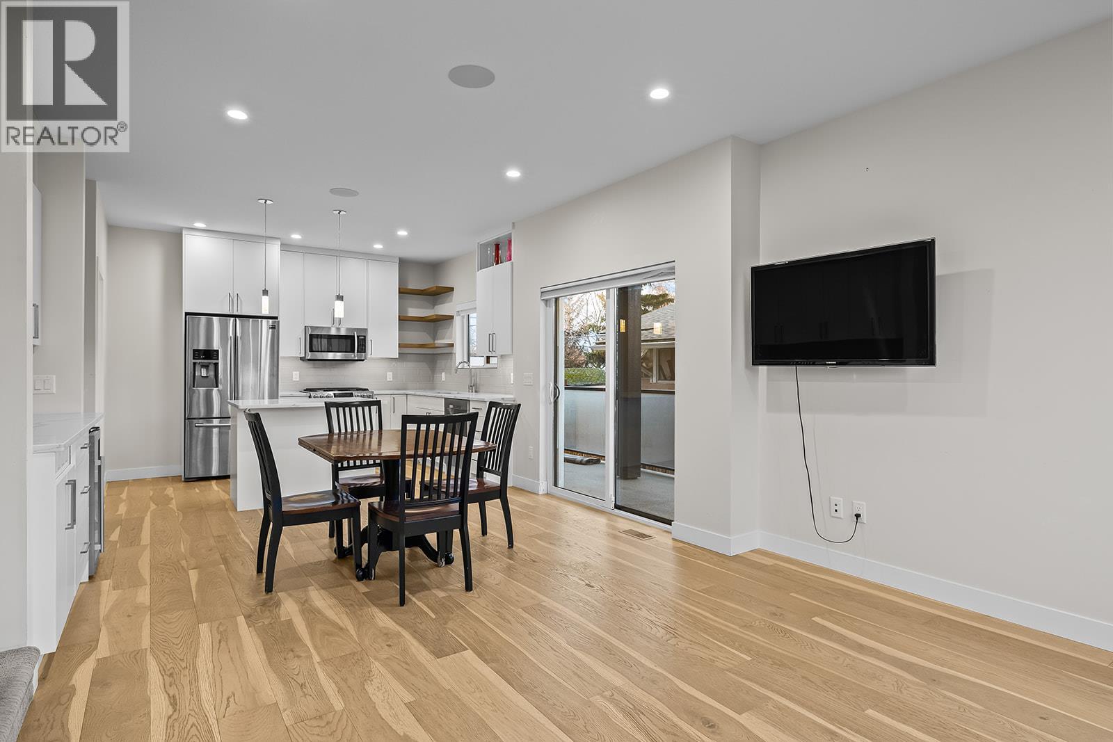 813 Rose Avenue, Kelowna, British Columbia  V1Y 5K3 - Photo 3 - 10369129