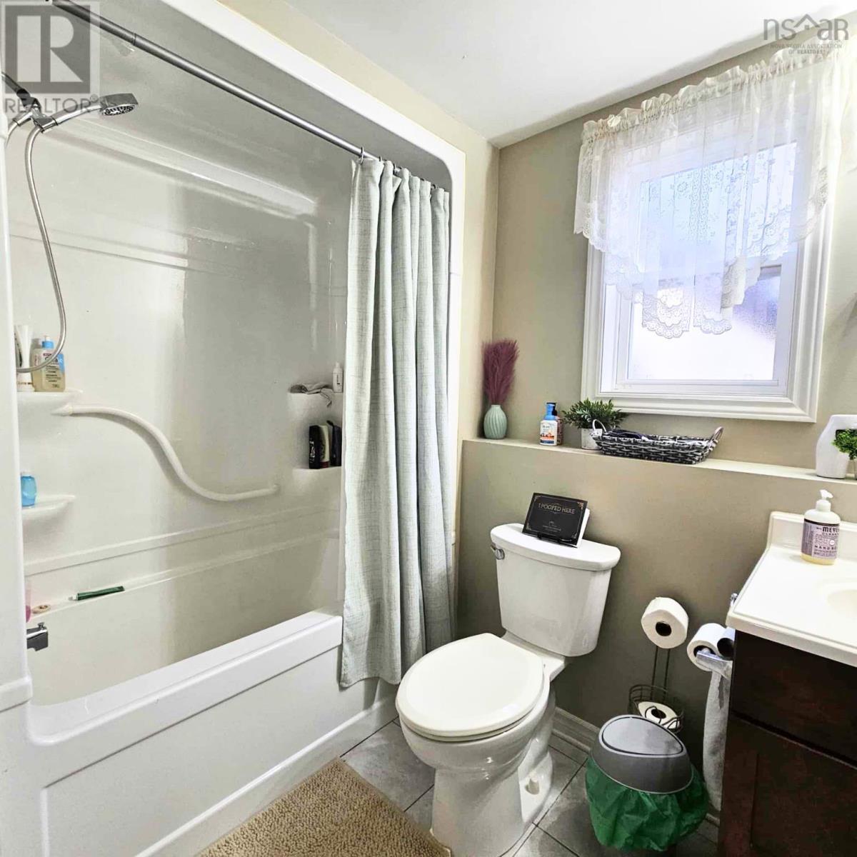 135-137 Brook Street, North Sydney, Nova Scotia  B2A 3R4 - Photo 14 - 202529009