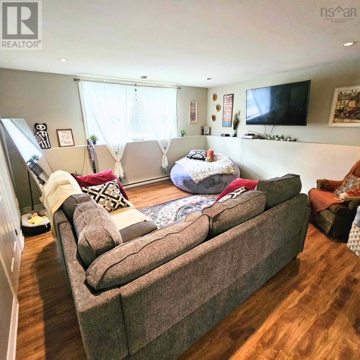 135-137 Brook Street, North Sydney, Nova Scotia  B2A 3R4 - Photo 8 - 202529009