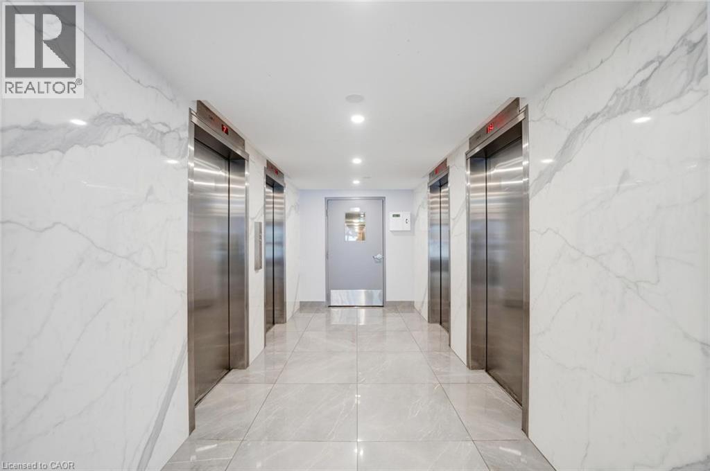 10 Edgecliff Golfway Unit# 206, North York, Ontario  M3C 3A3 - Photo 3 - 40776261