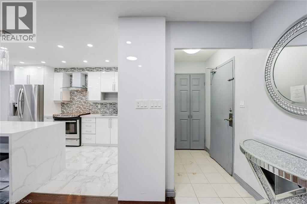 10 Edgecliff Golfway Unit# 206, North York, Ontario  M3C 3A3 - Photo 4 - 40776261