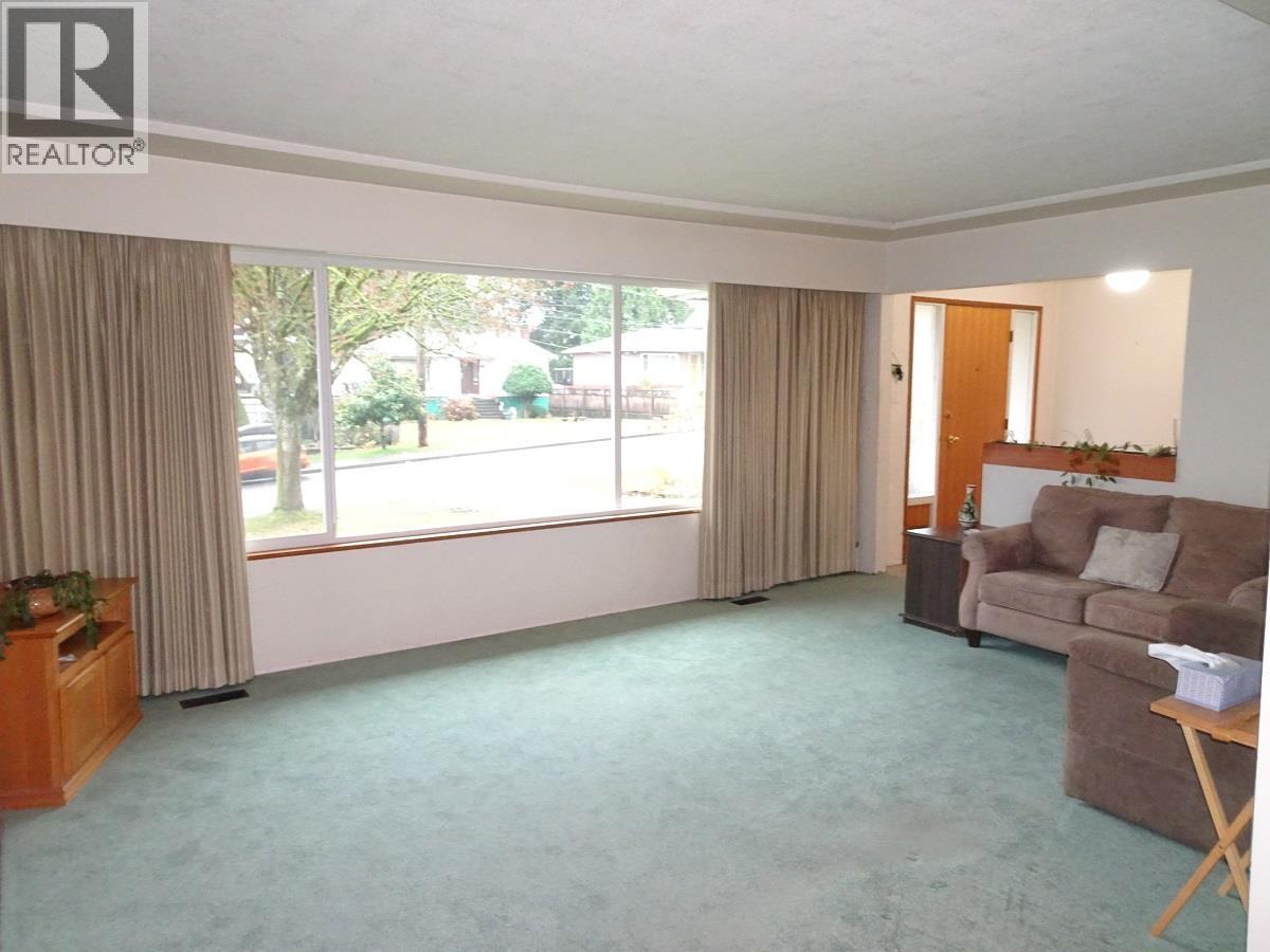 6229 Denbigh Avenue, Burnaby, British Columbia  V5H 3R6 - Photo 4 - R3072712