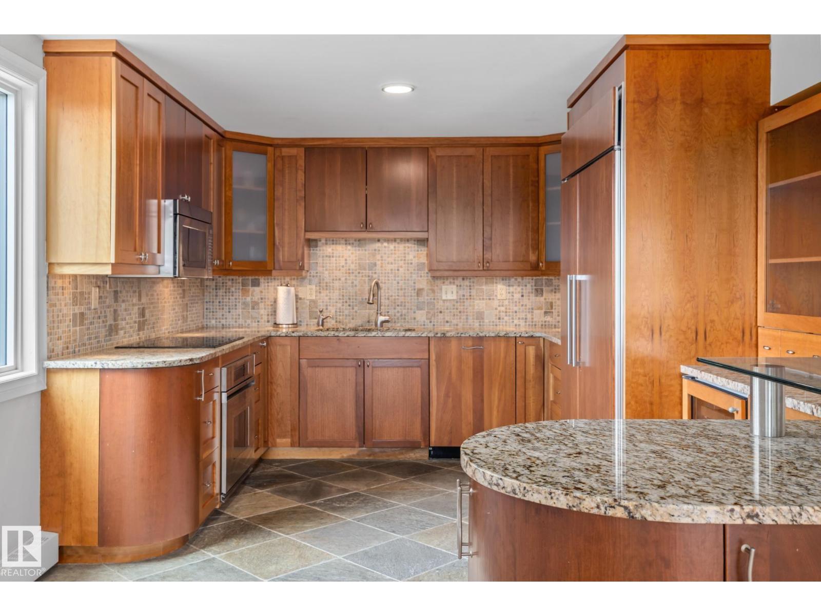 #202 10010 119 St Nw, Edmonton, Alberta  T5K 1Y8 - Photo 5 - E4467352