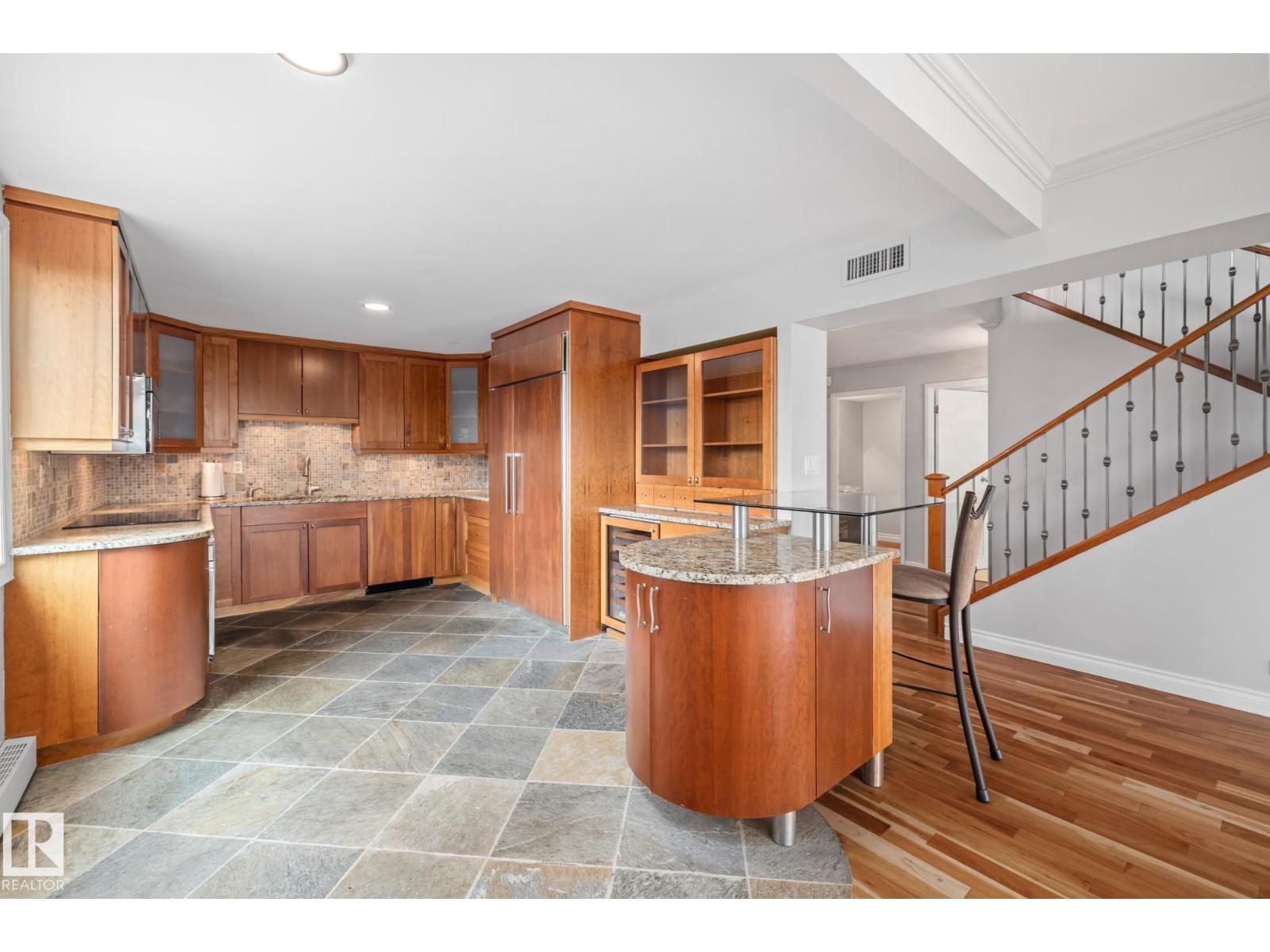 #202 10010 119 St Nw, Edmonton, Alberta  T5K 1Y8 - Photo 6 - E4467352