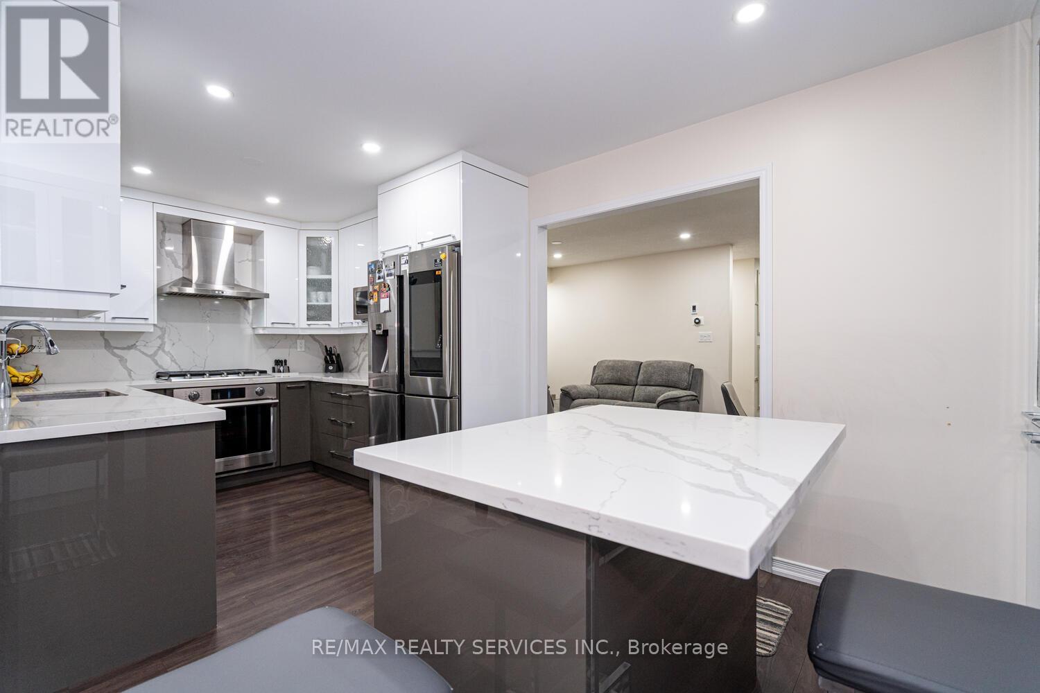 11 Hoover Road, Brampton, Ontario  L7A 4L2 - Photo 13 - W12610762