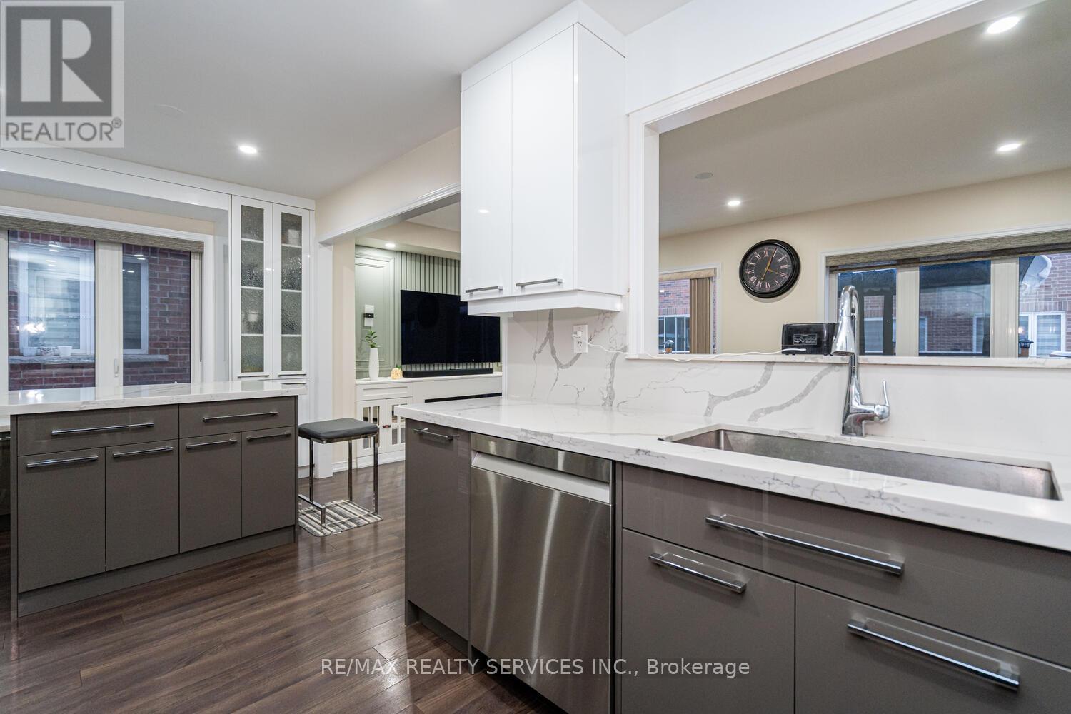 11 Hoover Road, Brampton, Ontario  L7A 4L2 - Photo 16 - W12610762