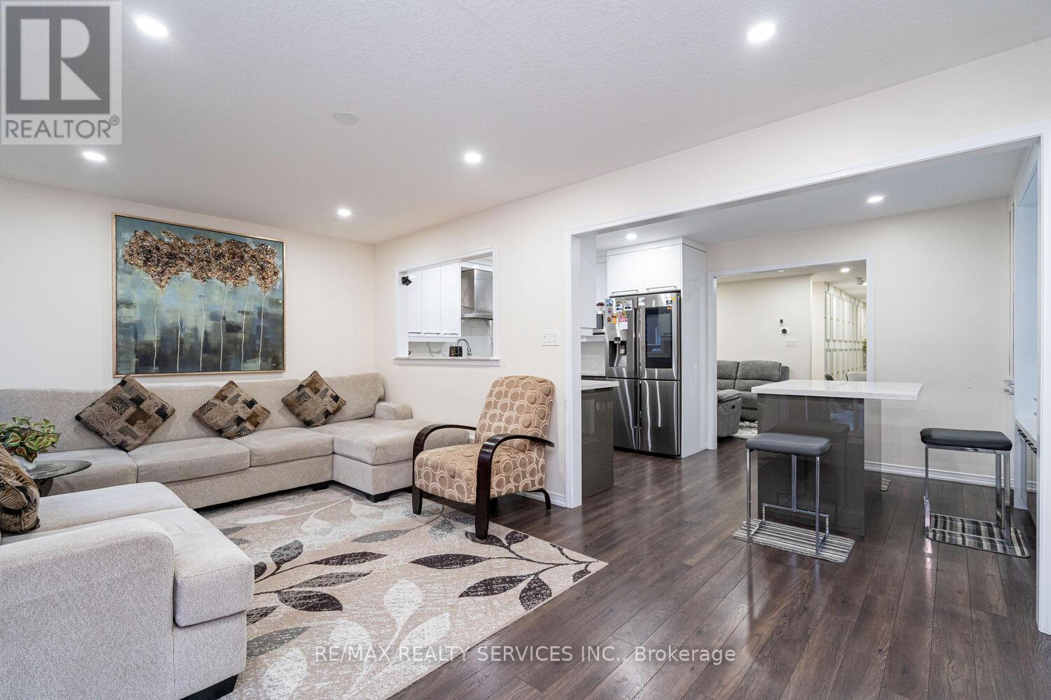 11 Hoover Road, Brampton, Ontario  L7A 4L2 - Photo 19 - W12610762