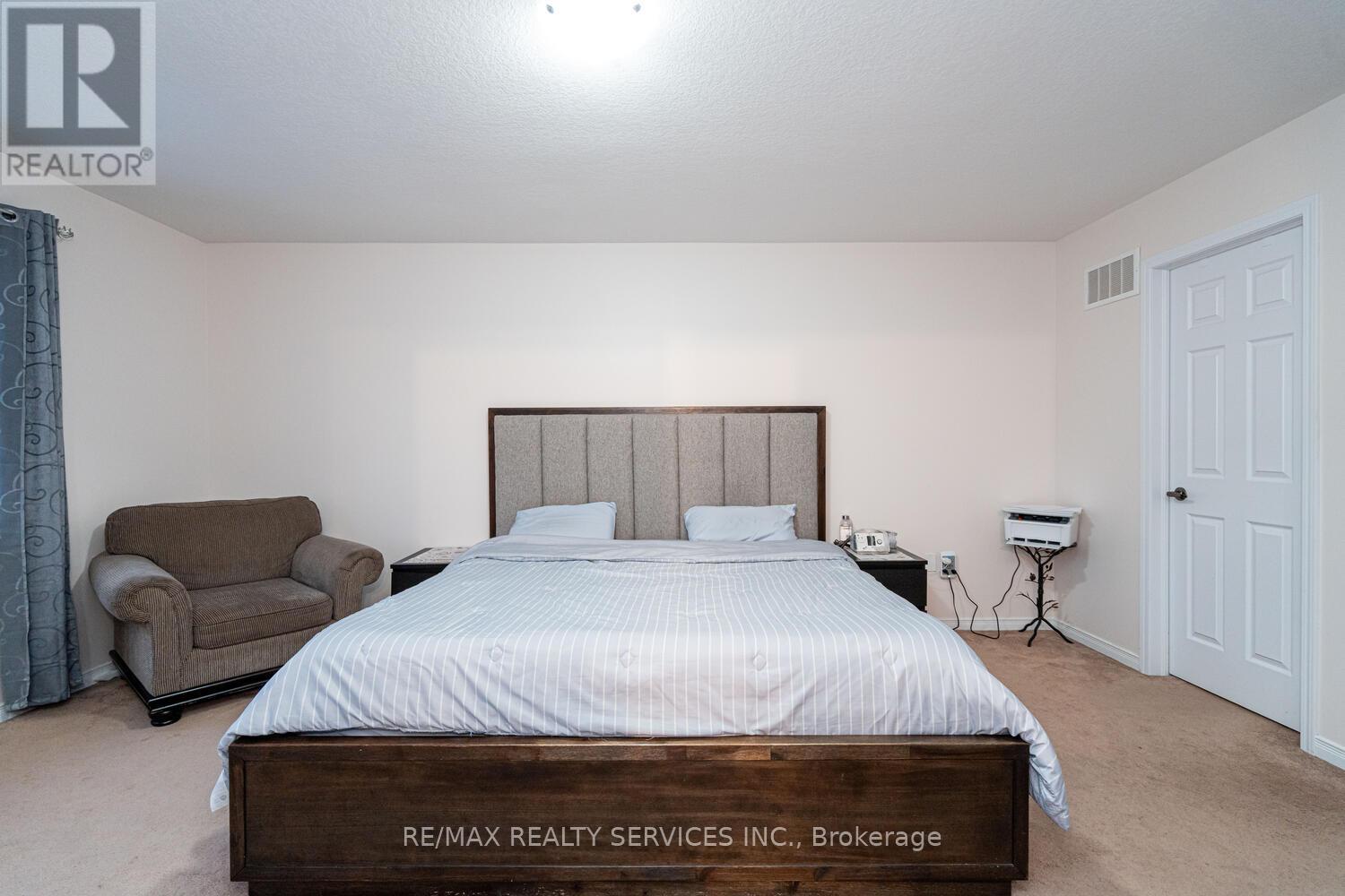 11 Hoover Road, Brampton, Ontario  L7A 4L2 - Photo 28 - W12610762