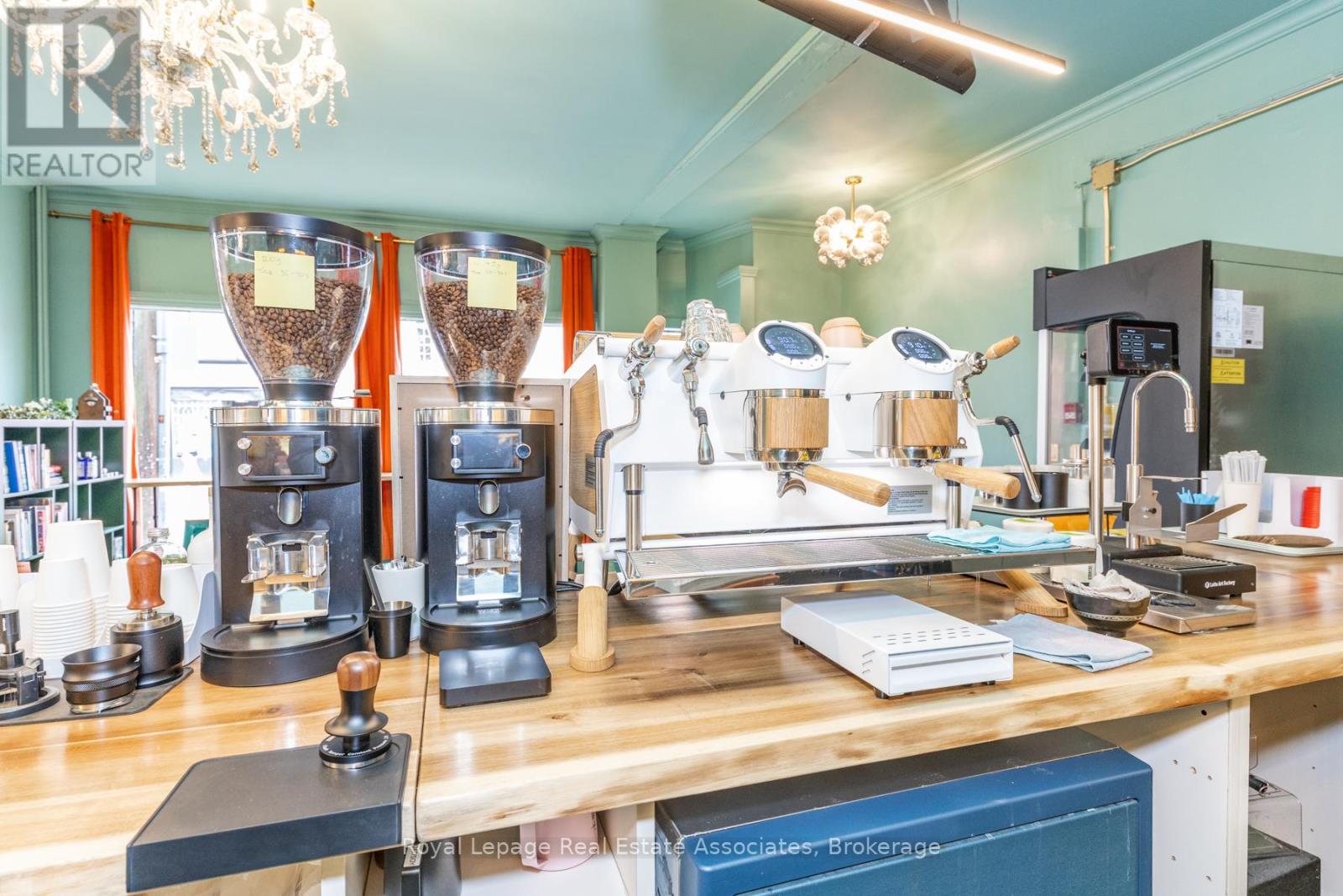 Main Level - 1267 Queen Street W, Toronto, Ontario  M6K 1L5 - Photo 12 - W12610764