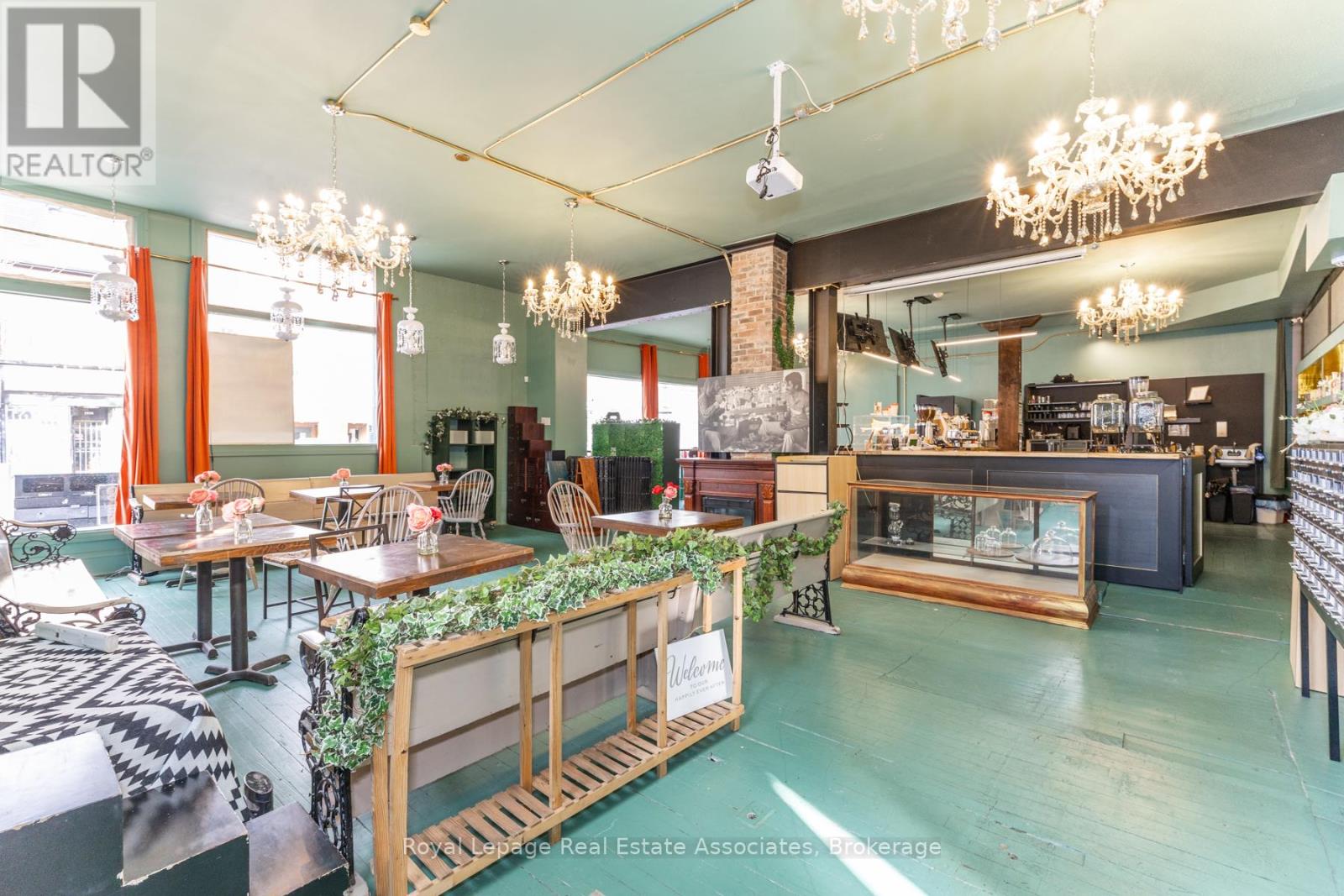 Main Level - 1267 Queen Street W, Toronto, Ontario  M6K 1L5 - Photo 18 - W12610764